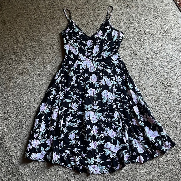 Lulus Dresses & Skirts - Lulus Black Floral Mini Dress With Slit